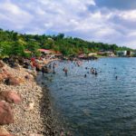 plage du bourg de Bouillante en Guadeloupe